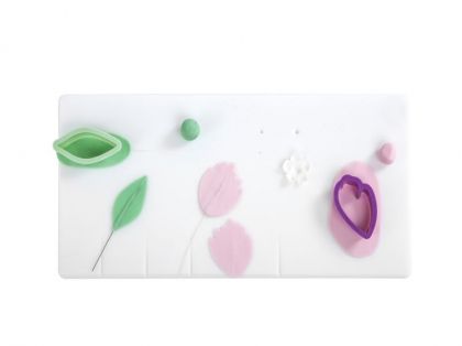  Gum paste flowers worktop 40x18 cm