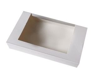 Бяла картонена кутия за сладки с прозорец 16,5/11,5/4,0 см