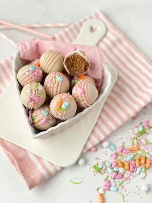 HappySprinkles SO EGG-CITED